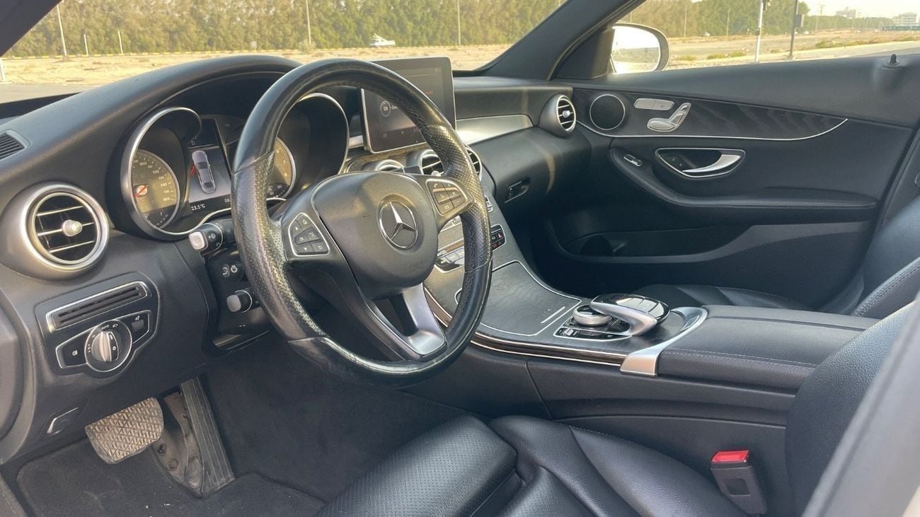 مرسيدس بنز C 300 Std 2.0L (241 HP)
