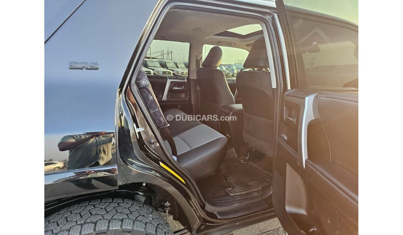 Toyota 4Runner 2022  Toyota 4RUNNER SR5 full option sunroof, 4x4 and 360 cameras