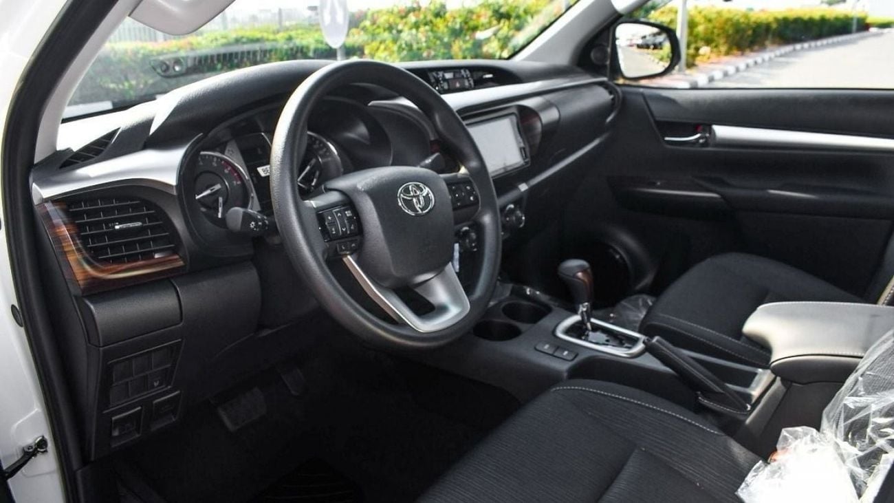 Toyota Hilux TOYOTA HILUX 2.7L PETROL AT FULL 2025 MODEL GCC