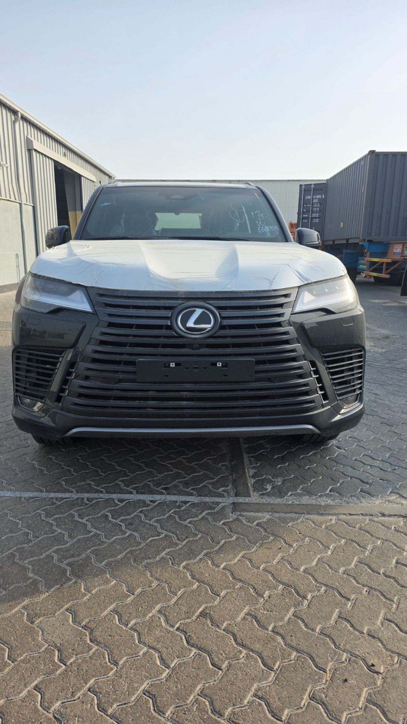 Lexus LX 600 VIP w/Black Pkg 3.5L