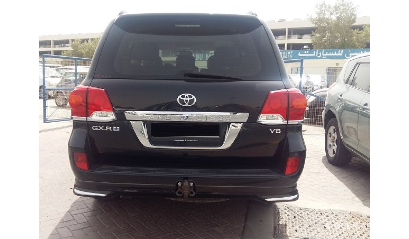 Toyota Land Cruiser GXR V8