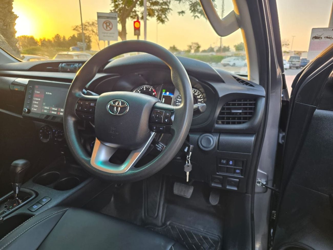 Toyota Hilux DOUBLE CABIN | RHD | 2021 | 2.8L DIESEL ENGINE | AUTOMATIC TRANSMISSION | NUDGE BAR