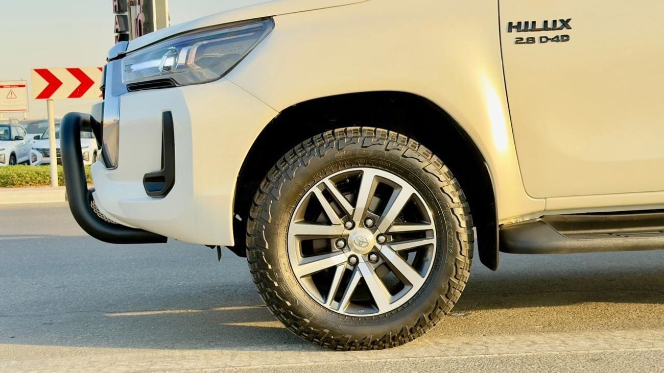 Toyota Hilux 2018 | DOUBLE CABIN | RHD | 2.8L DIESEL ENGINE | AUTOMATIC TRANSMISSION | RHINO ROOF RACK | NUDGE BA