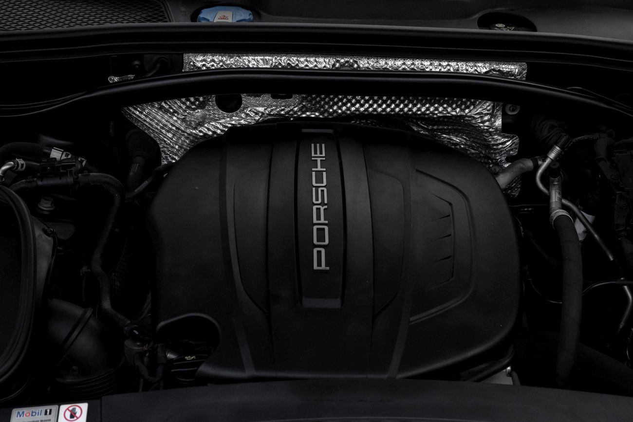 Porsche Macan 2,938 P.M | 0% Downpayment | MACAN CHRONO PACK AMAZING CONDITION!