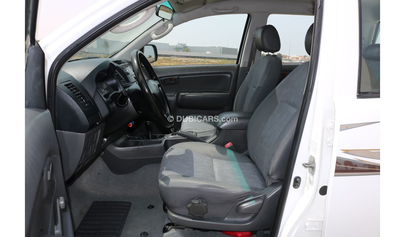 Toyota Hilux DUAL CABIN 4X4 2.7 VVTI