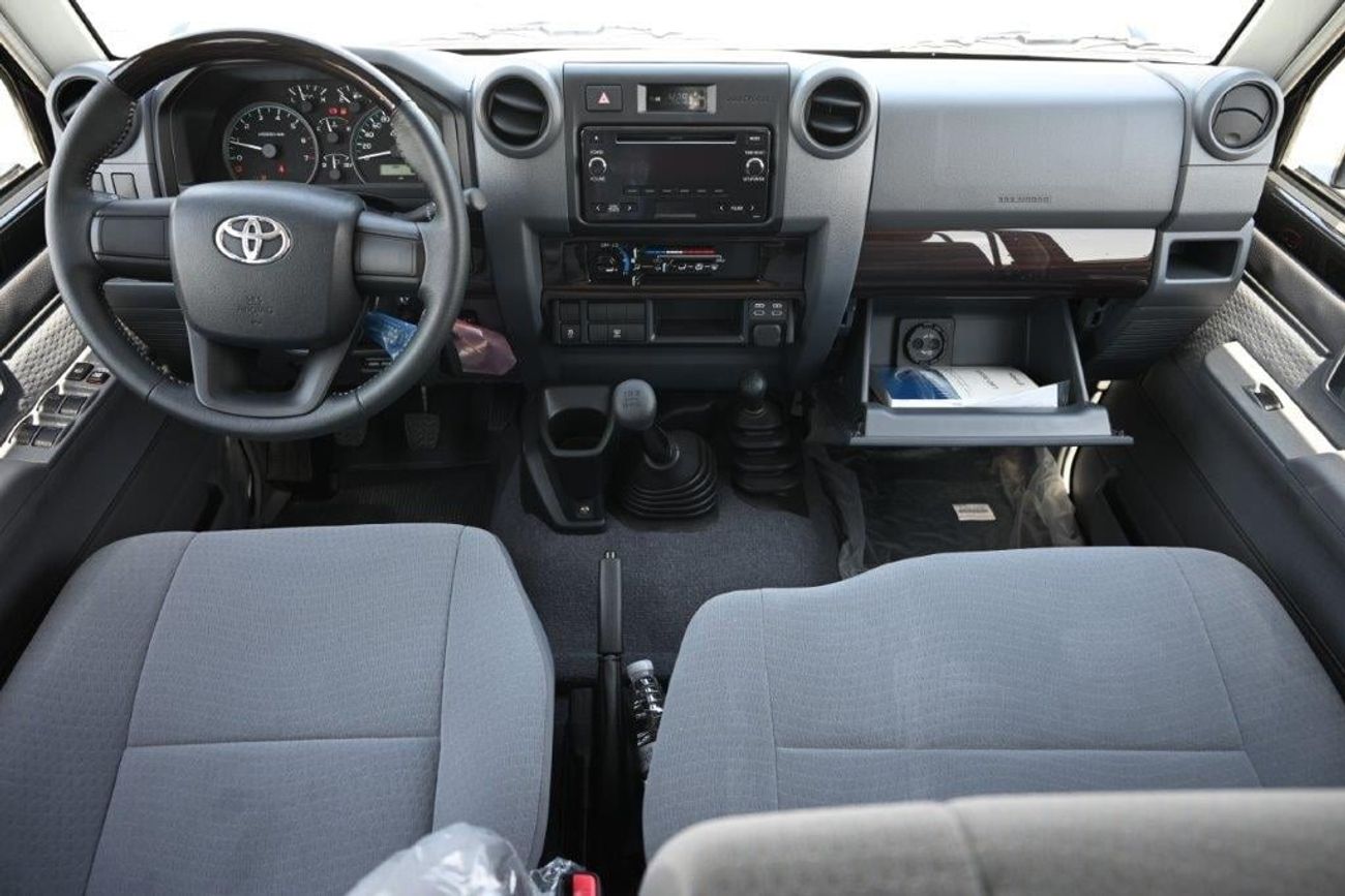تويوتا لاند كروزر 70 2024 TOYOTA LAND CRUISER 76 HARDTOP 4.0L 4WD 6-SEATER MT