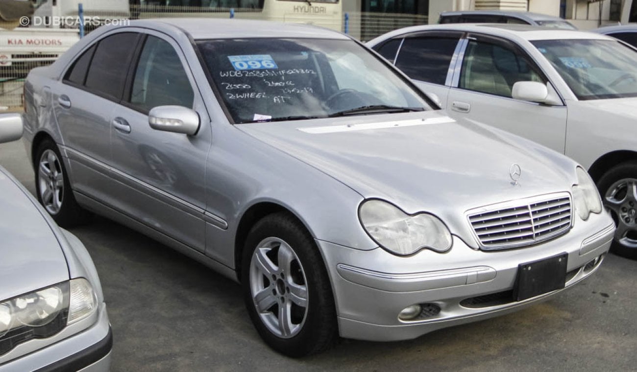 Mercedes-Benz C 240