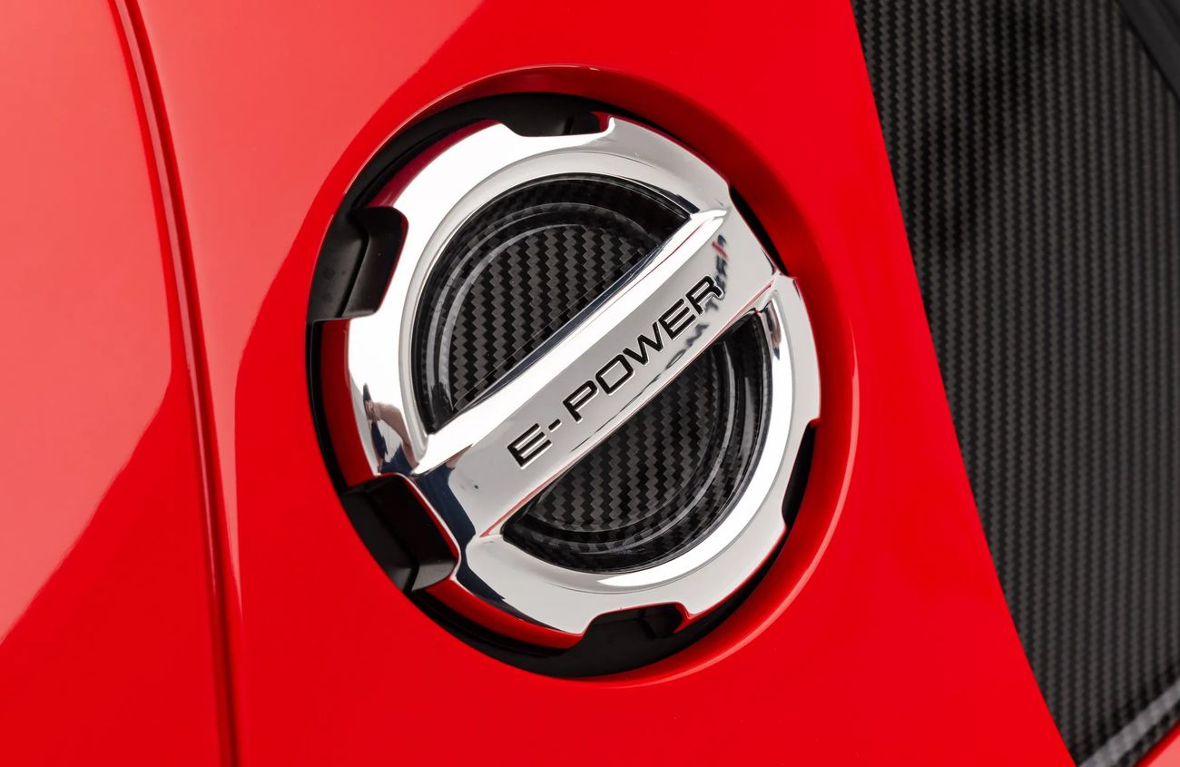 بورش 918 سبايدر 4.6L V8 N/A engine + Emotor