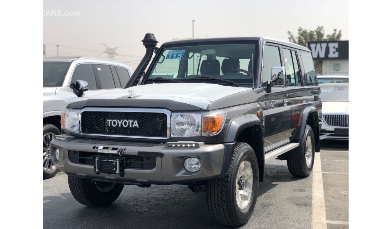 Toyota Land Cruiser Hard Top HT 76 FULL