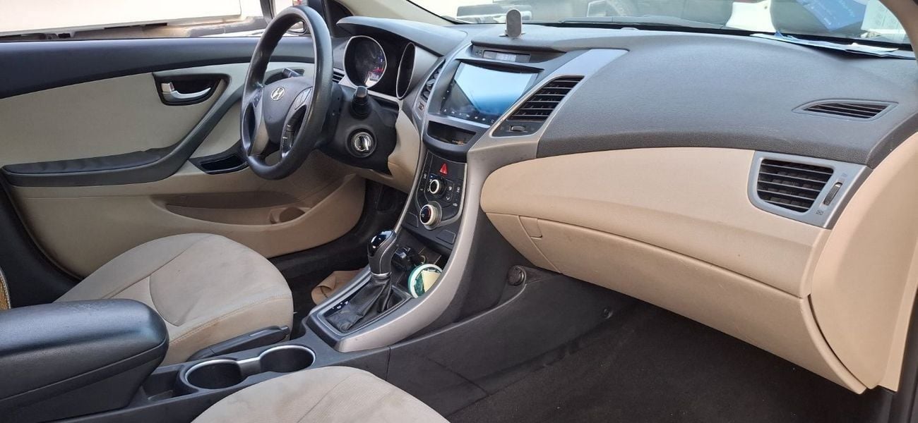 Hyundai Elantra HYUNDAI ELANTRA 2015