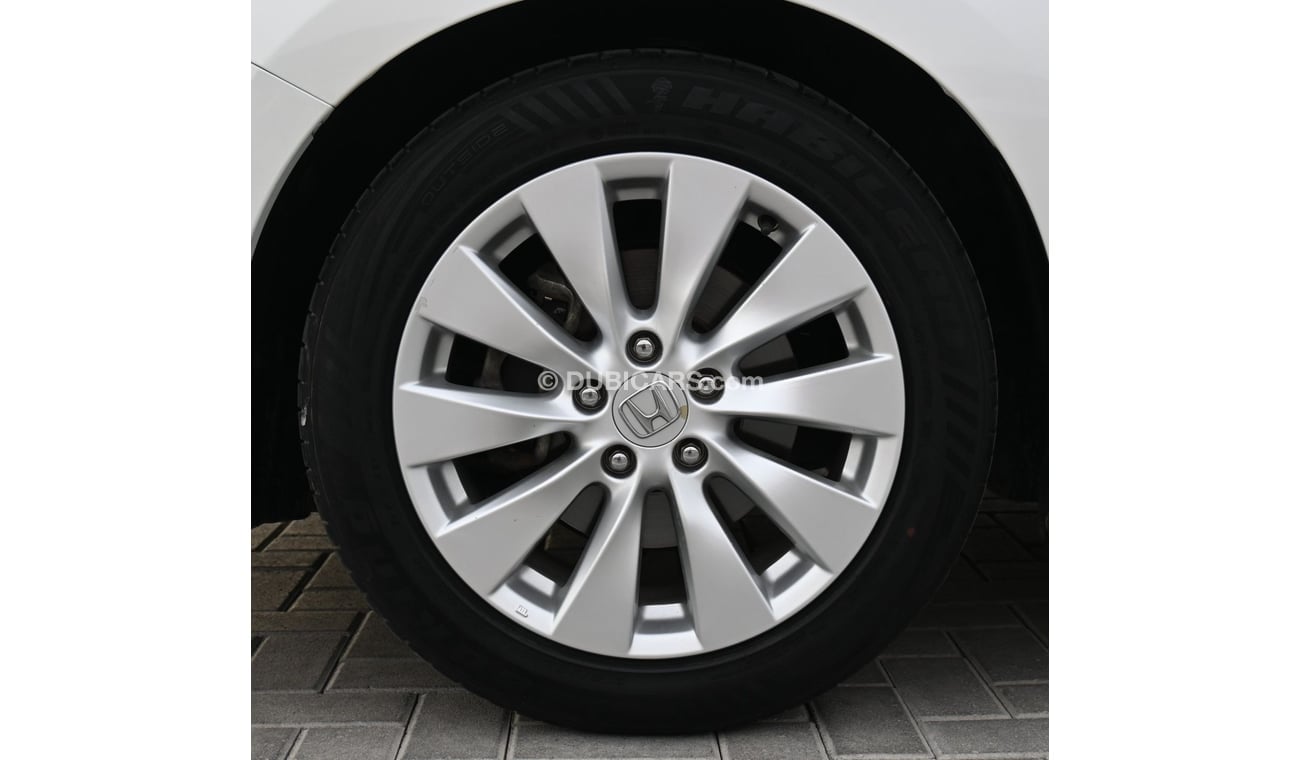 هوندا أكورد 2015 خليجي بحالة ممتازة بدون حوادث صبغ وكالة