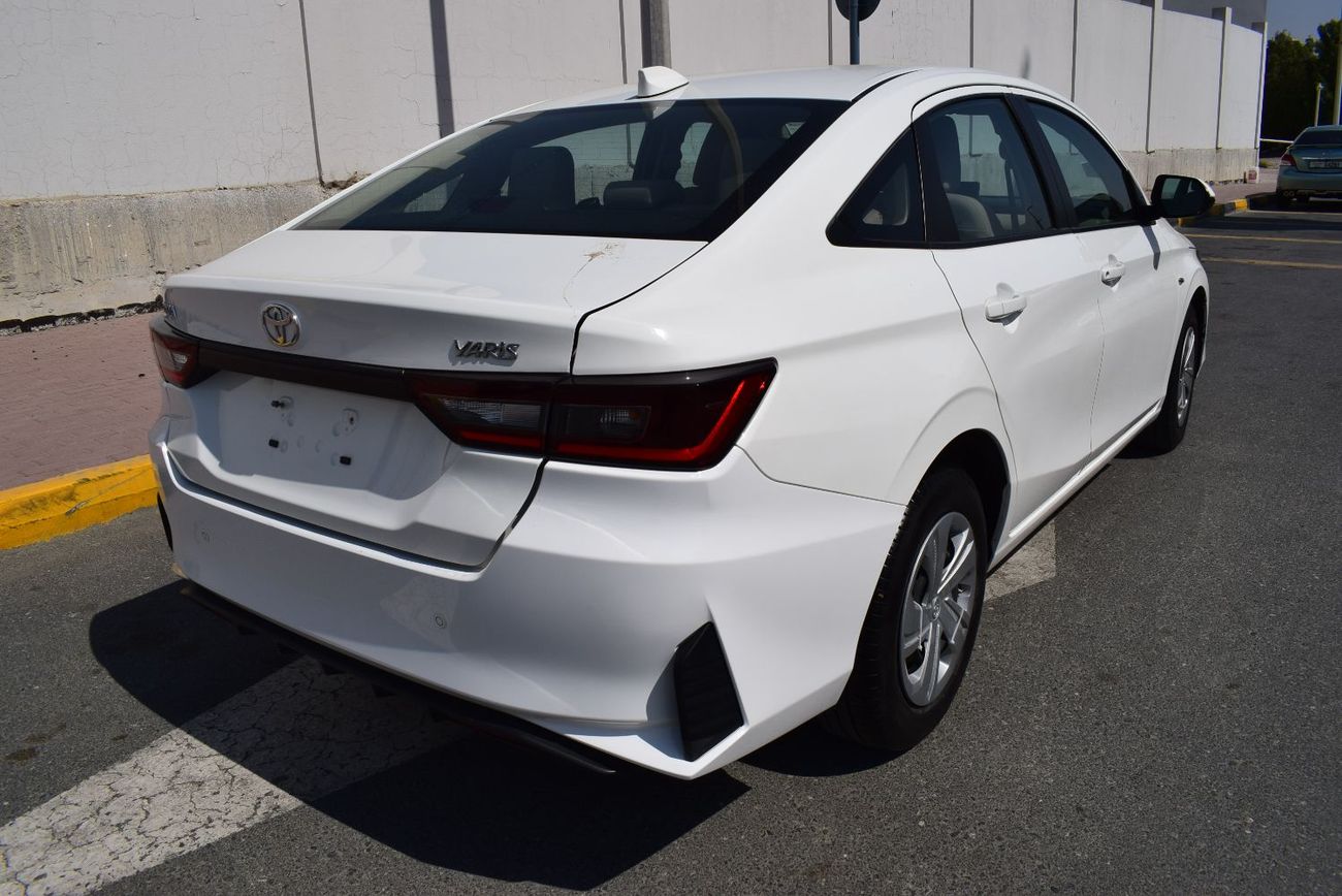 تويوتا يارس 1.5L E