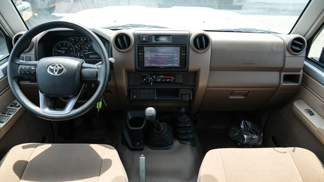 Toyota Land Cruiser Pick Up LC79 DC 4.5L V8 DSL 24YM FULL OPTIONS LC79 DC 4.5L V8 DSL 24 YM