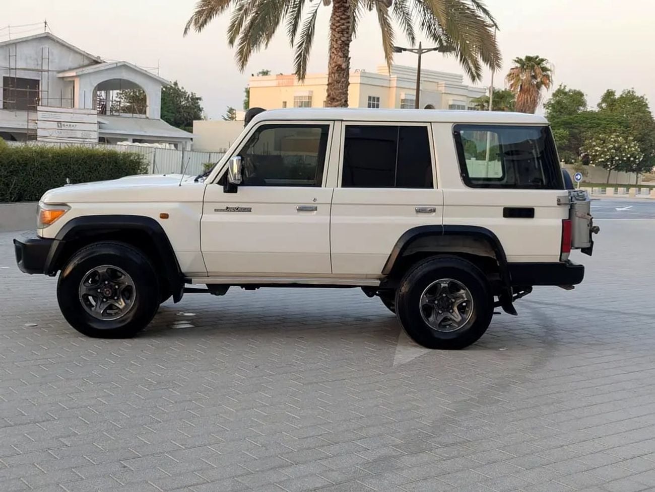 تويوتا لاند كروزر 70 Land Cruiser 76 Series 1VD-FTV 4.5L V8 Turbo-Diesel Excellent Condition