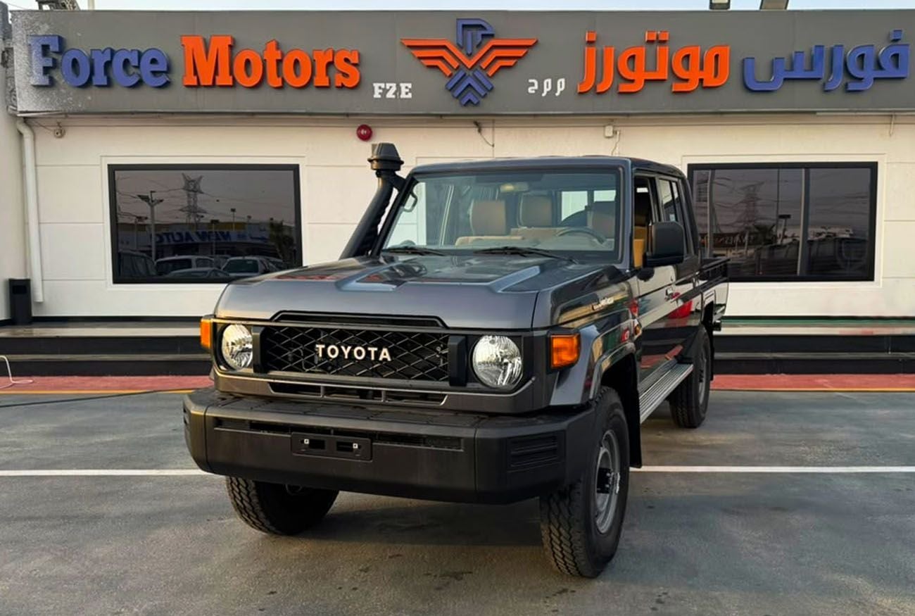 تويوتا لاند كروزر 70 LC79 LX - Manual . Diesel . Pick Up Truck . All Wheel Drive . 5 Seats . 4 Doors