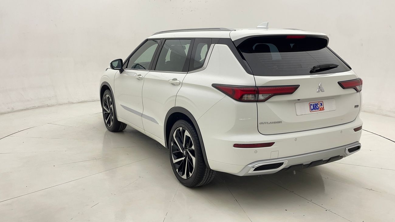 ميتسوبيشي آوتلاندر PREMIUM LAUNCH EDITION 2.5 | بدون دفعة مقدمة | اختبار القيادة في المنزل