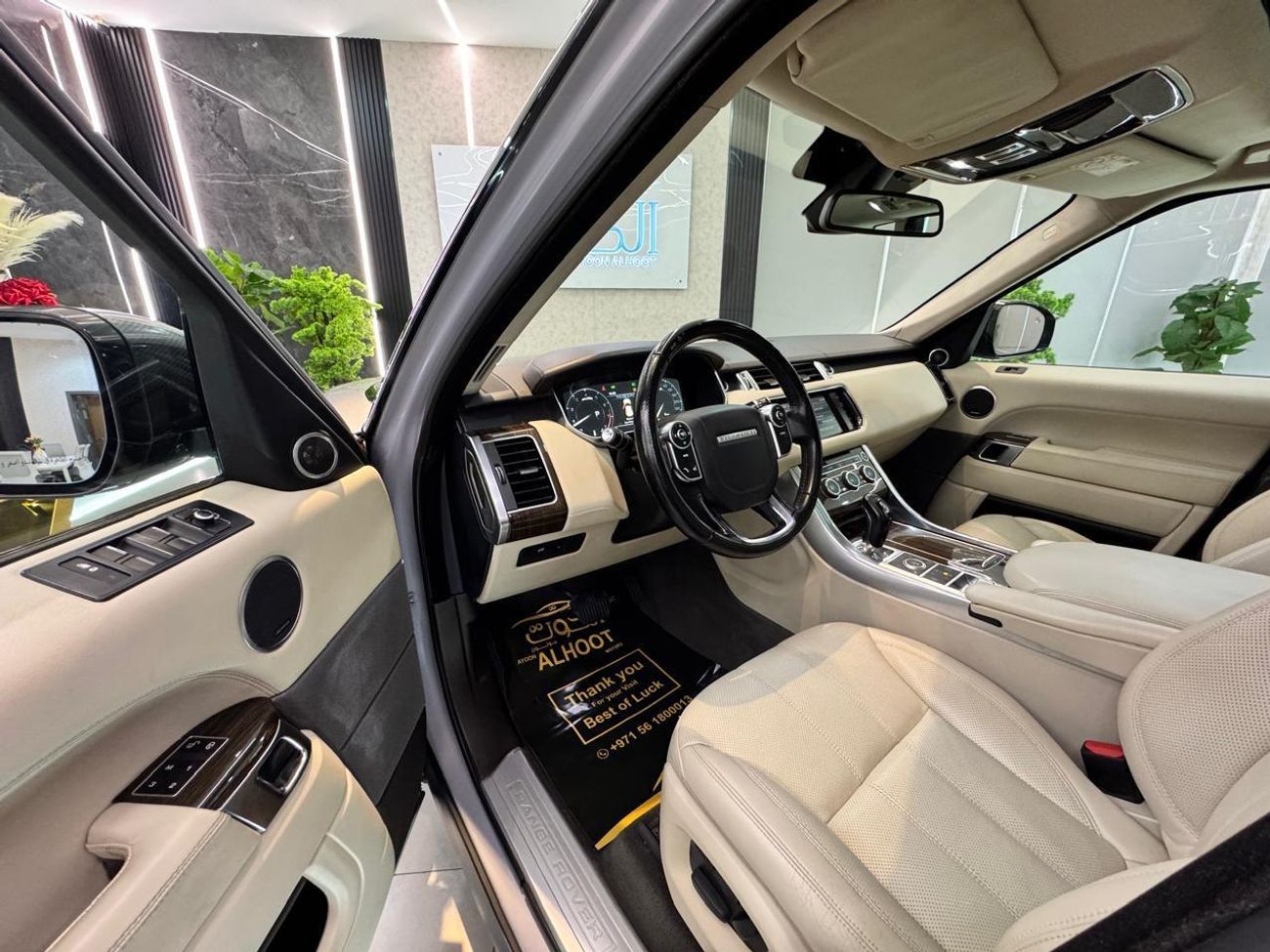 Land Rover Range Rover Sport Supercharged 5.0L ICONIC RANGE ROVER SPORT || STYLISH AND VERSATILE || GCC || PERFECT CONDITIONS ||