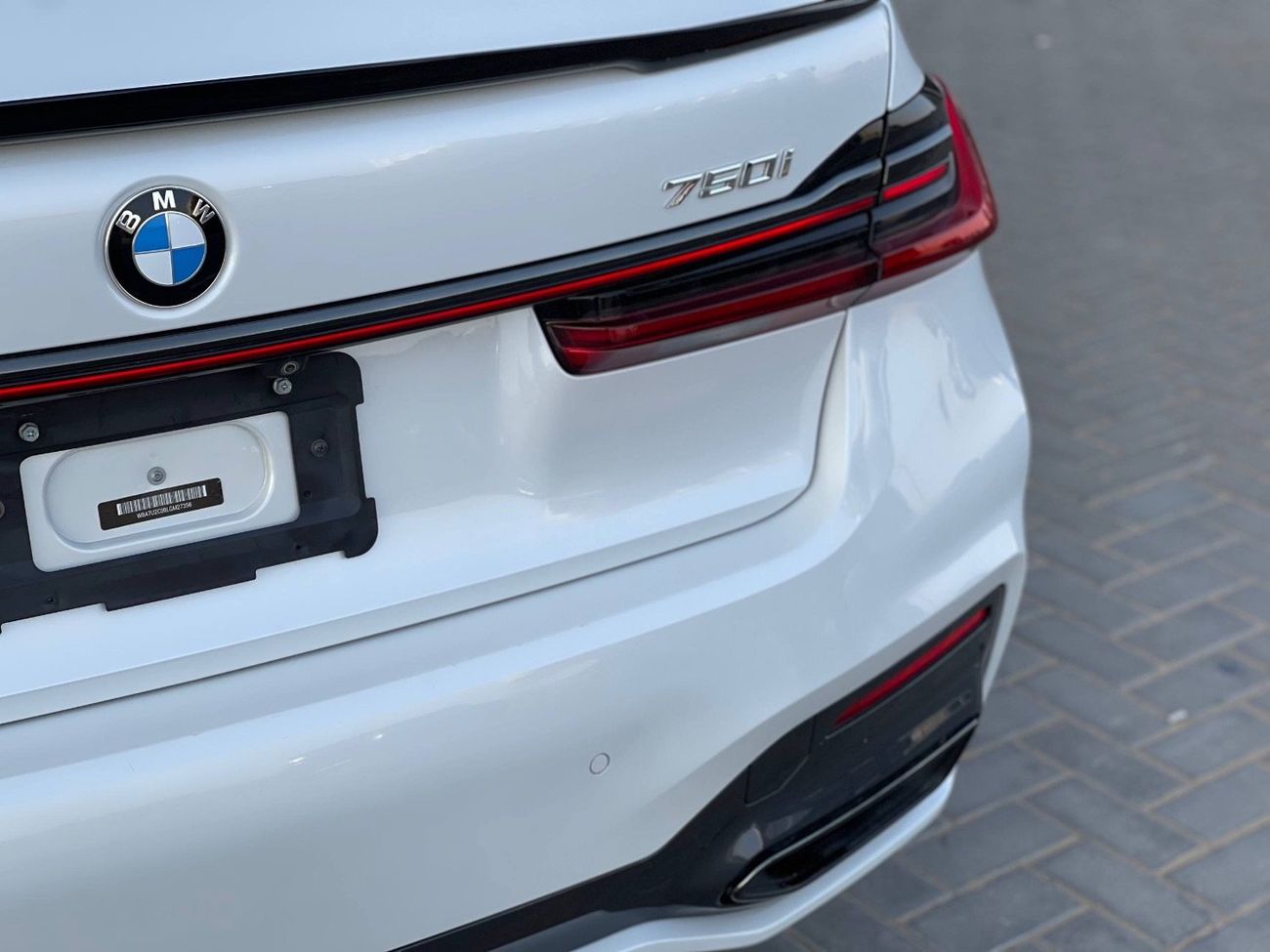 BMW 750i M PACKAGE / V8 TT 4.4L / PANORAMIC SUNROOF / 360 CAMERA / BIG SEATS / 20” RIMS / LOW MILEAGE