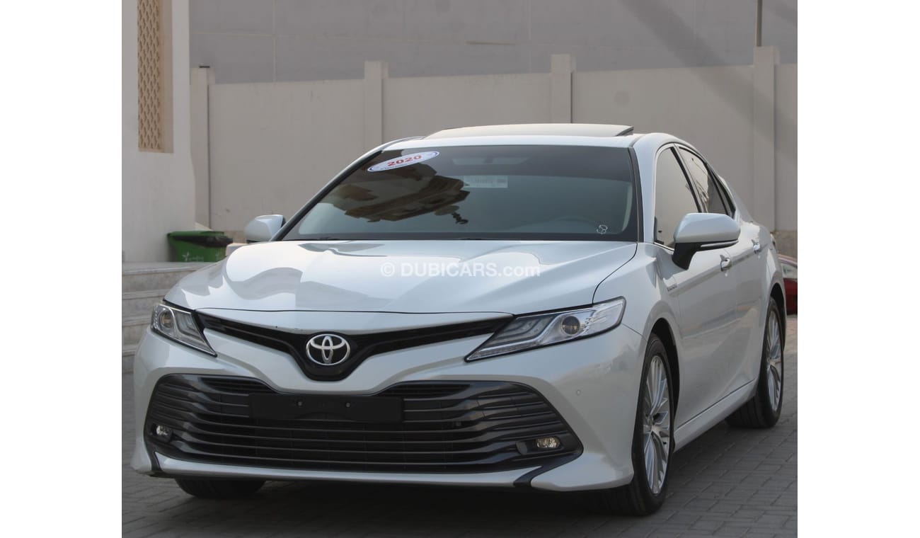 Toyota Camry SE+ TOYOTA CAMRY 2020 WHITE GCC FULL OPTION  EXCELLENT CONDITION WITHOUT ACCIDENTS
