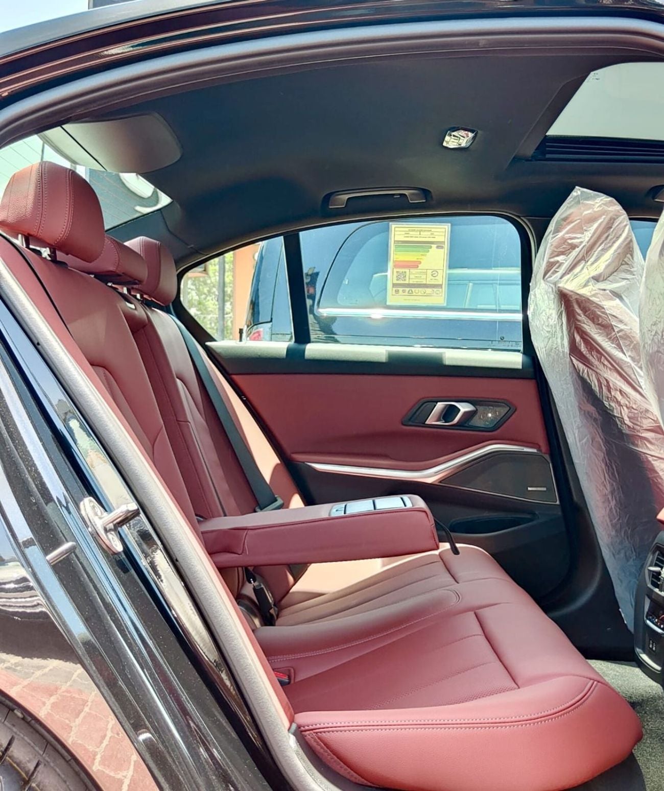 بي أم دبليو 318i LUXURY M SPORT PACKAGE LUXURY M SPORT PACKAGE