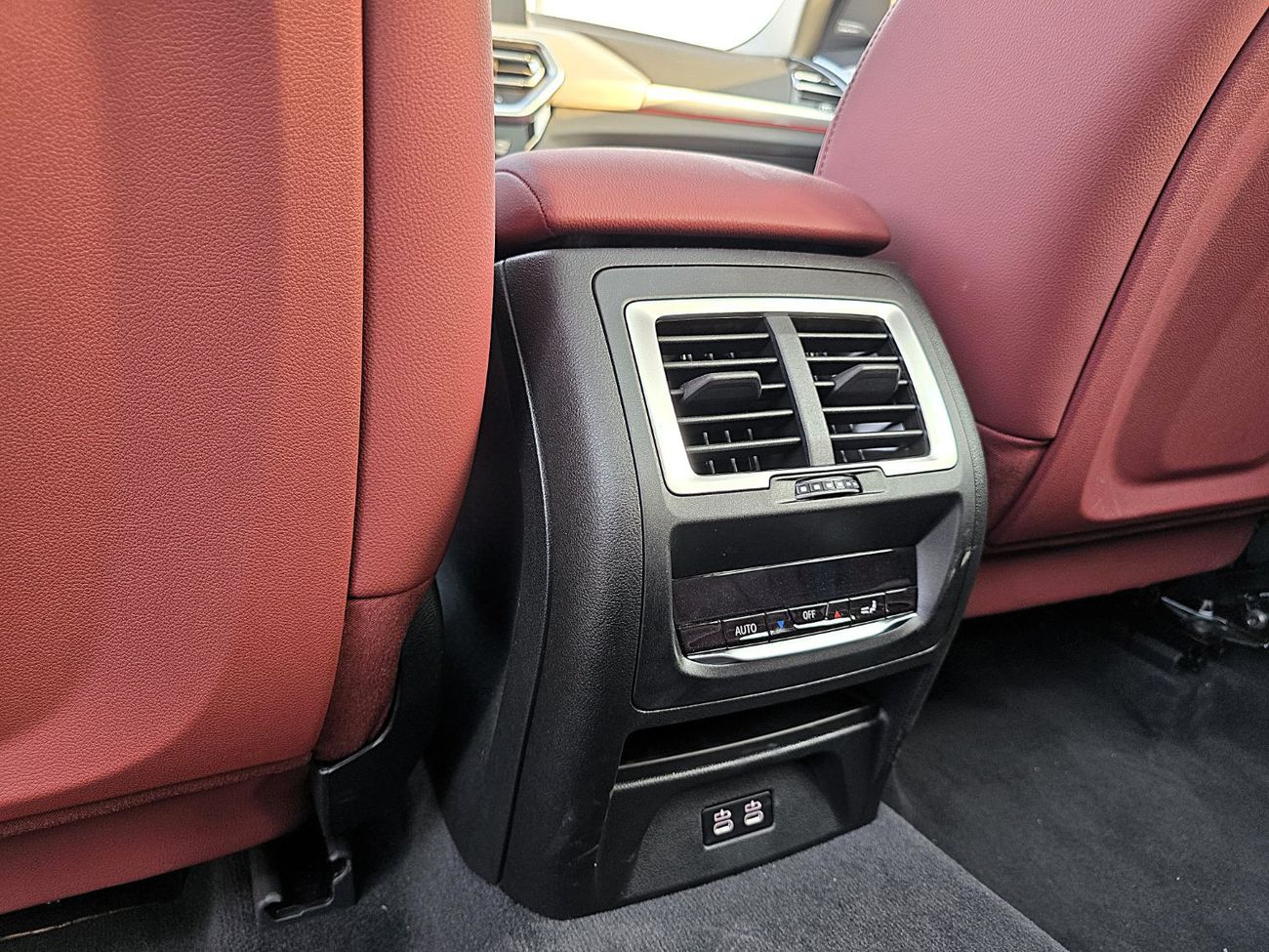 بي أم دبليو iX3 BMW iX3 Creative 2025 Model Black Color