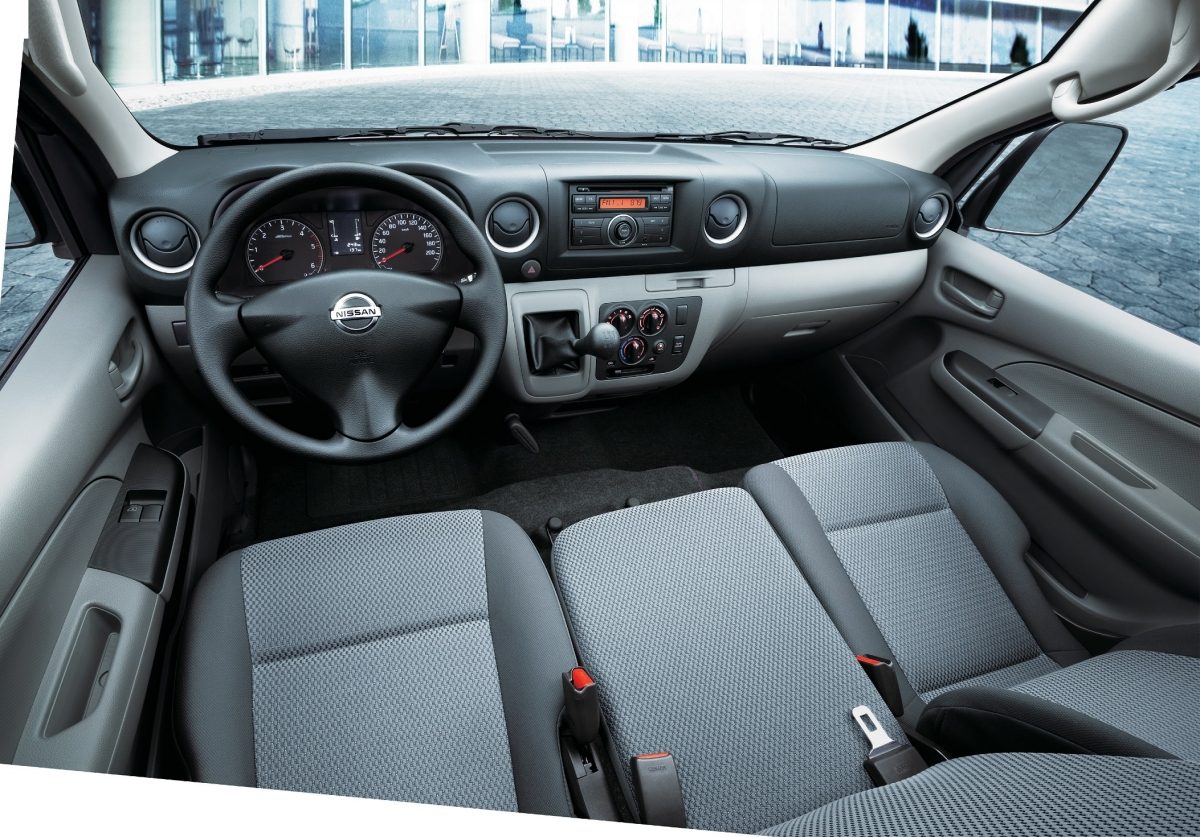 Nissan NV350 interior - Cockpit