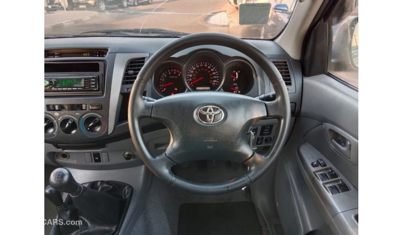 تويوتا هيلوكس TOYOTA HILUX PICK UP RIGHT HAND DRIVE(PM05739)