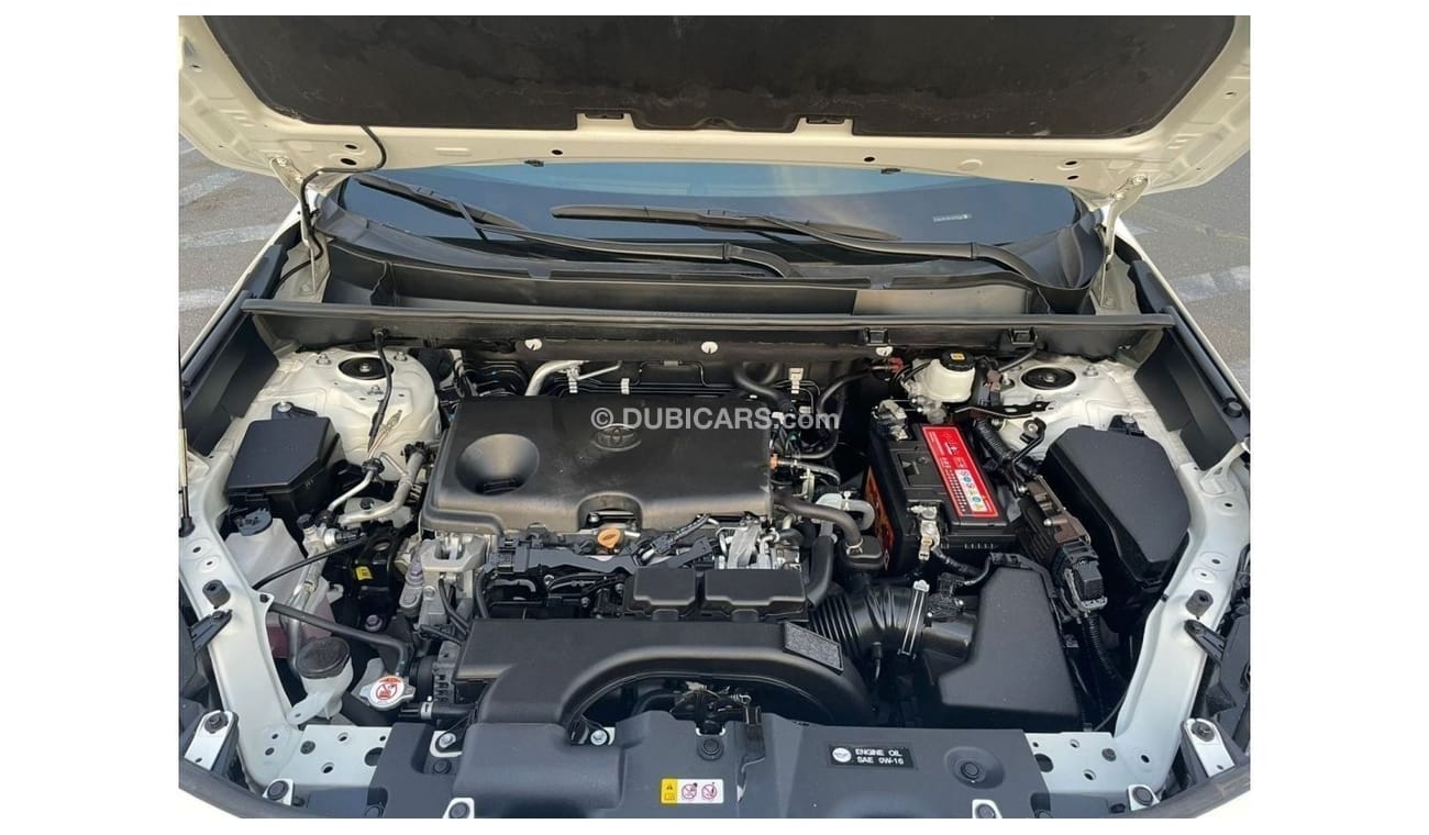 Toyota RAV4 2020 Toyota RAV4 XLE 2.5L V4 -