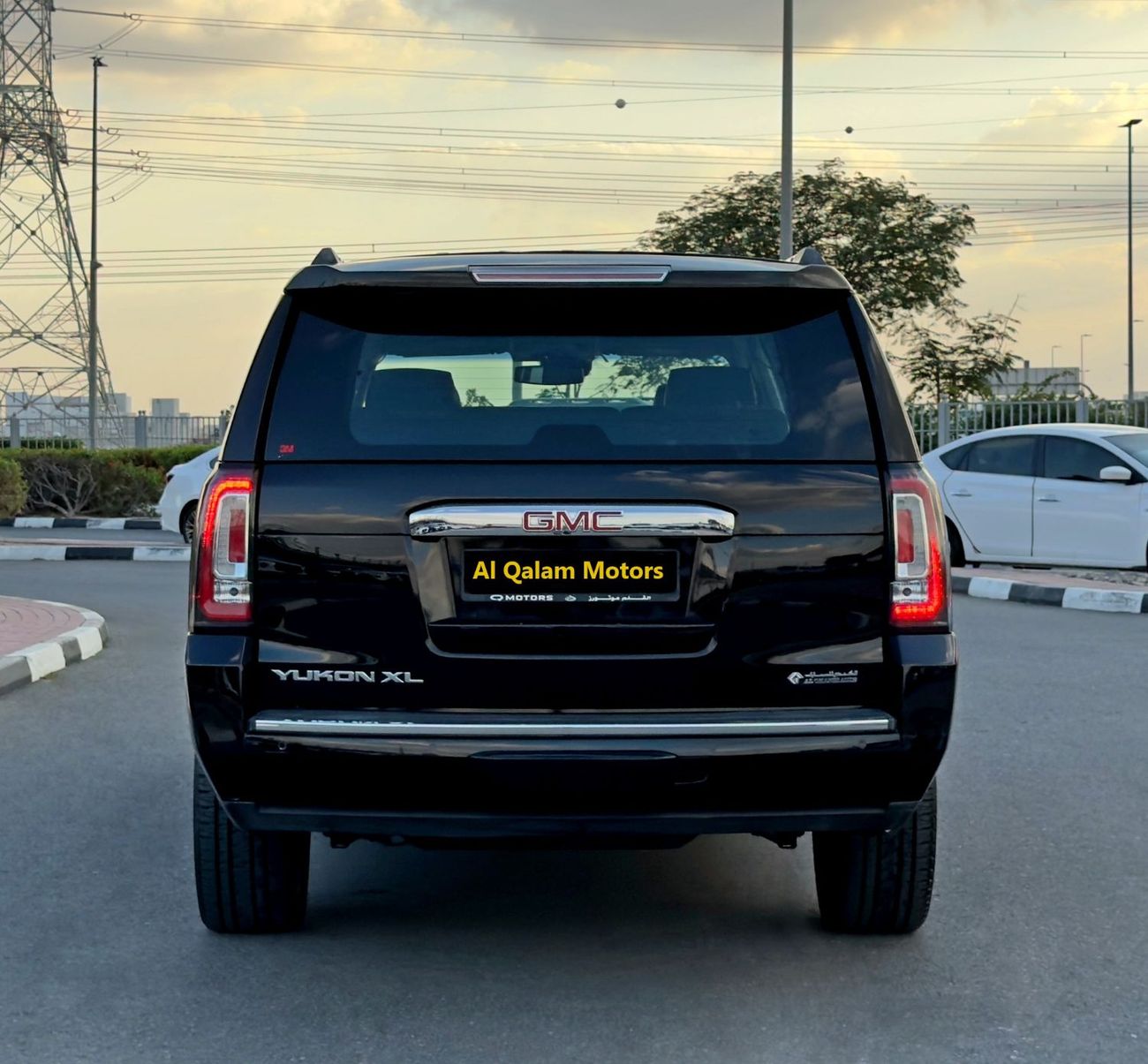 GMC Yukon Denali 6.2L (8 Seater)
