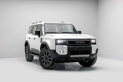تويوتا برادو ADVENTURE 2.8L - PLATINUM WHITE INSIDE DK CHESTNUT | EXPORT ONLY