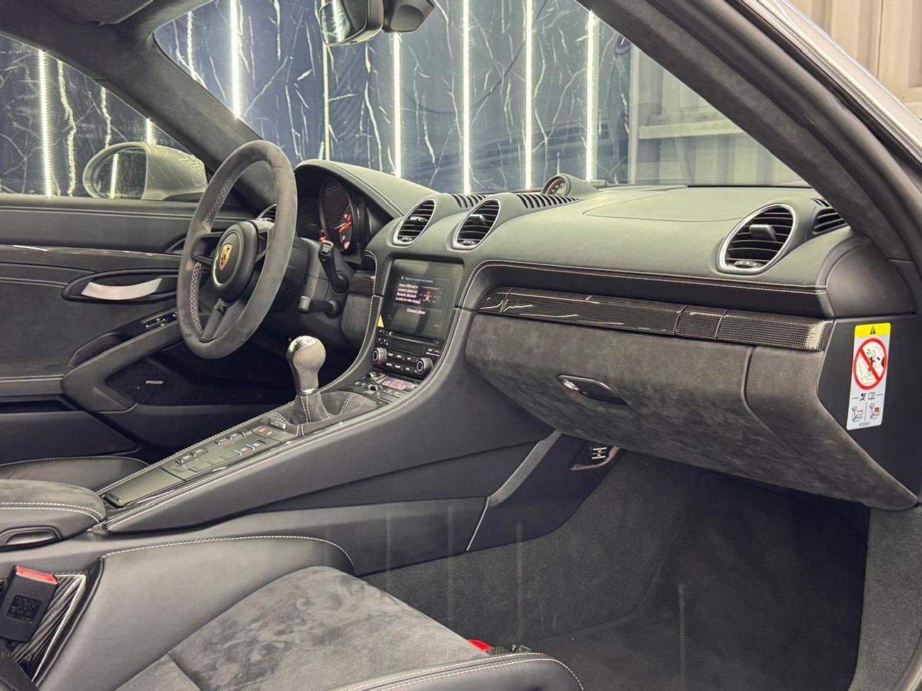 بورش كايمان 718 GT4 4.0L (414 HP) M/T 2020 Porsche Cayman, Mar 2029 Porsche Warranty, Manual Transmission, Very Low