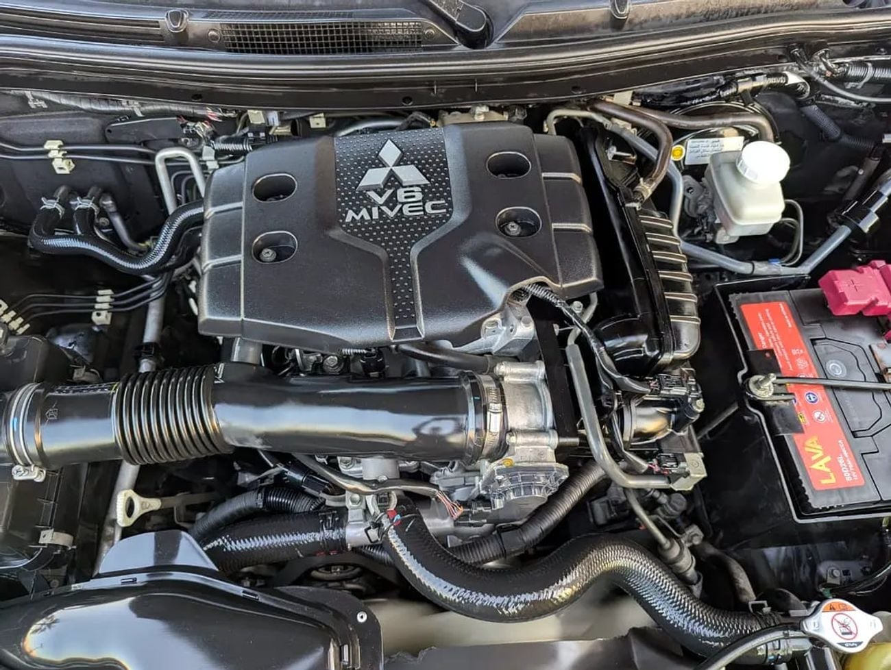 ميتسوبيشي مونتيرو سبورت FULL OPTION GLS TOP GCC IN EXCELLENT CONDITION