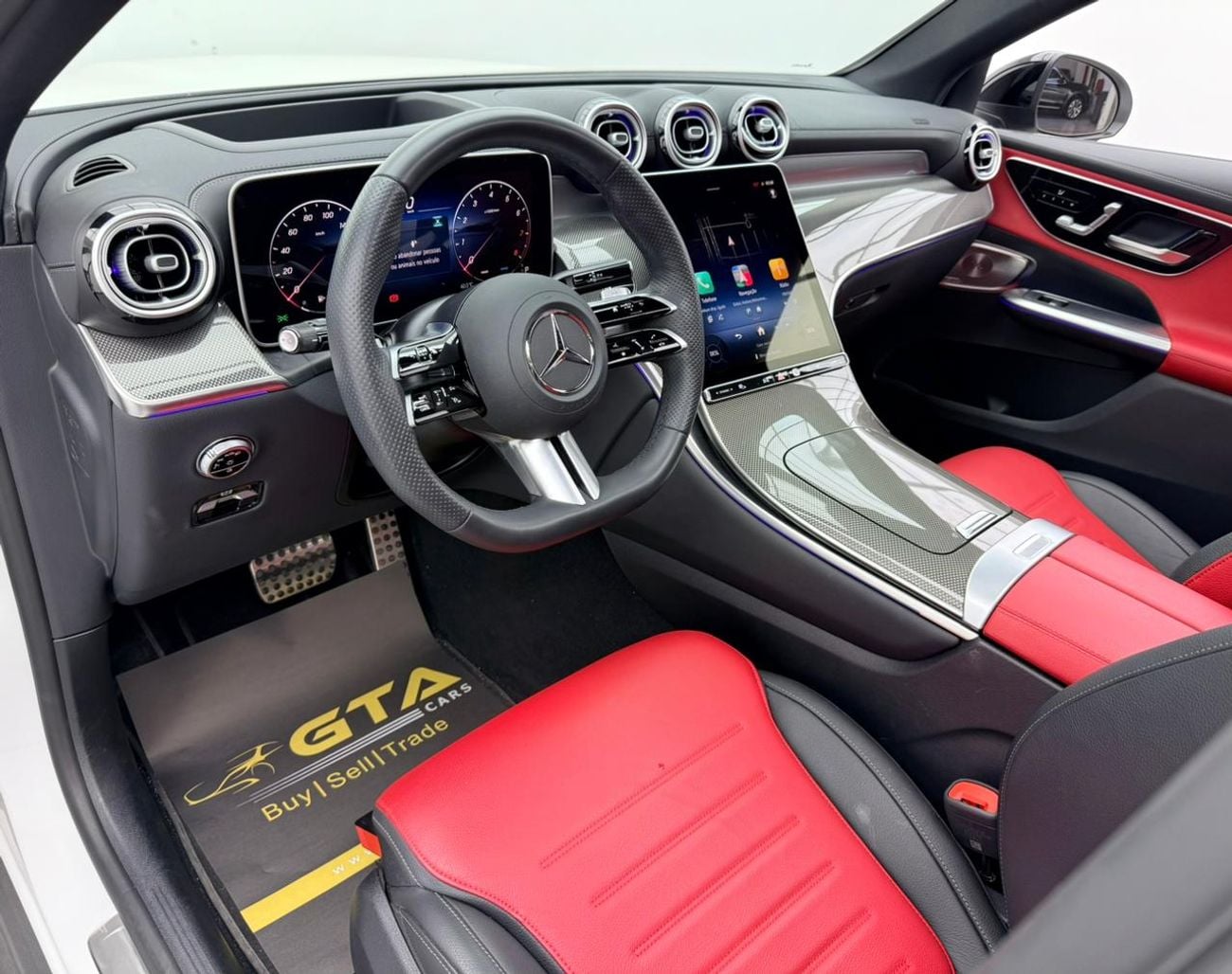 مرسيدس بنز GLC 200 2025 Mercedes Benz GLC200 AMG 4MATIC Coupe, 2029 MB Warranty + Service Pack, Very Low Km, GCC