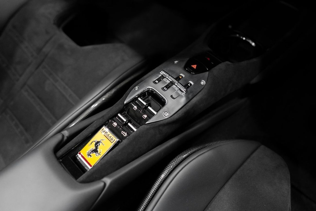 فيراري 296 GTS 296 GTS FULL CARBON | LIFT SYSTEM | DAYTONA RACING CARBONSEAT