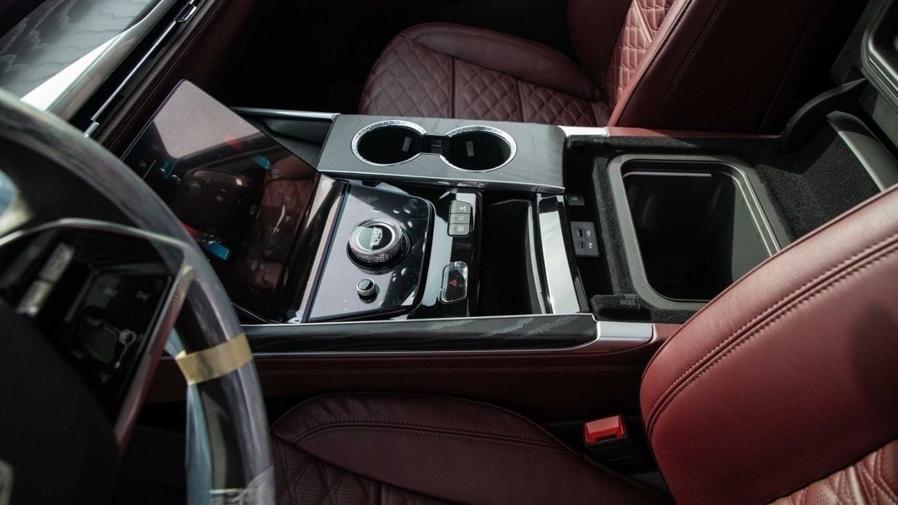 كاديلاك إسكالاد Sport 6.2L AWD | 2025 | For Export Only