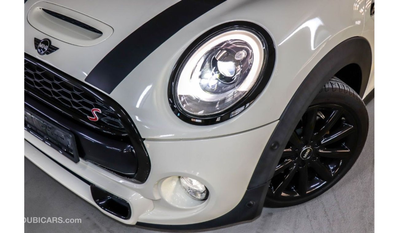 ميني كوبر إس Mini Cooper S (JCW Kit) 2017 GCC under Warranty with Zero Down-Payment.