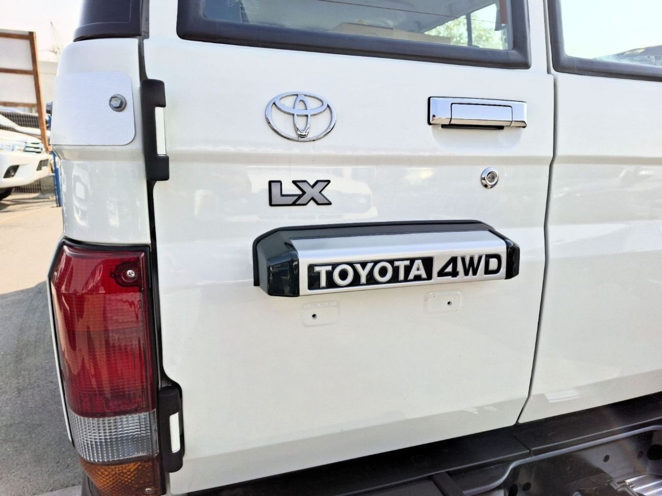 Toyota Land Cruiser 70 5 Door With Diff Lock 4.2L 2025 Diesel (Export Only)