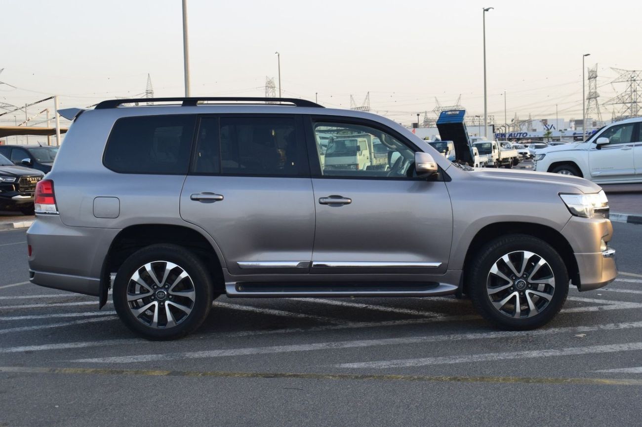 تويوتا لاند كروزر Toyota Landcruiser VXR Diesel RHD V8 Full Option