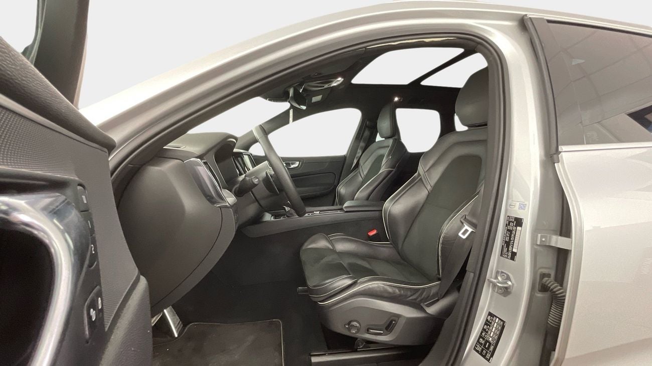 Volvo XC60 R DESIGN | Guaranteed Warranty | 0 Down Payment