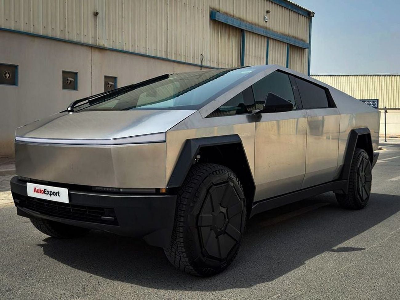 تسلا سايبرتراك AWD Foundation Edition, in RIGHT HAND DRIVE (EXPORT ONLY)