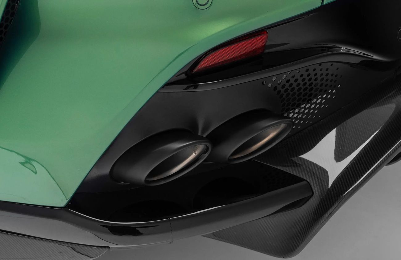 Aston Martin DB 4.0L V8 Twin-Turbocharged Engine