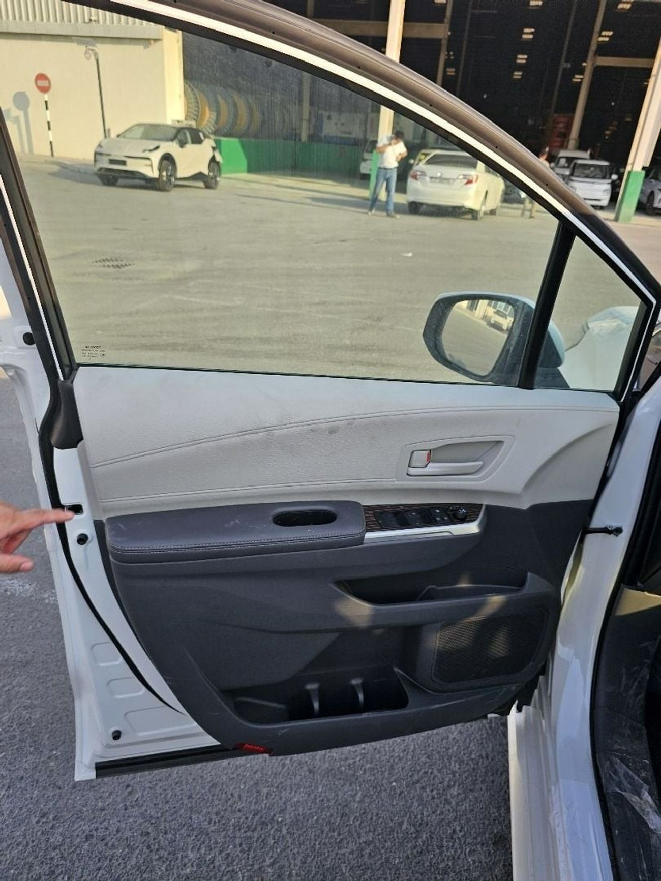 Toyota Sienna 2023 Toyota Sienna 2.5L Comfort Hybrid