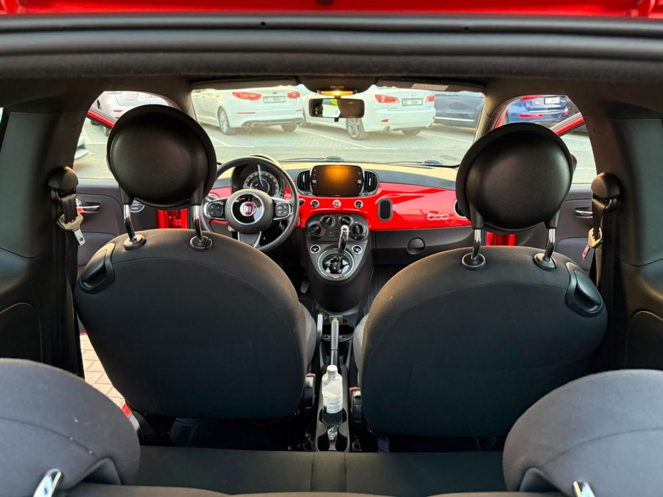 Fiat 500 DOLCEVITA 1.4L 4-cylinder** engine with **100 hp**, 5-speed