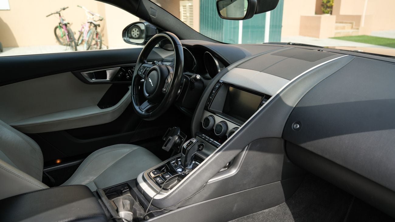 جاكوار F Type STD