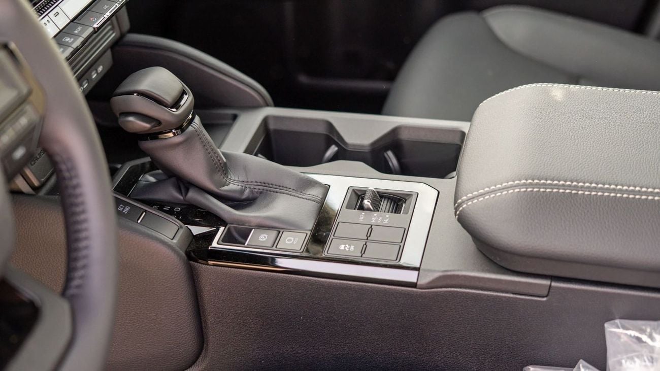 تويوتا برادو GXR 2.7L 4-cylinder inline petrol, 4 door, 7 seats