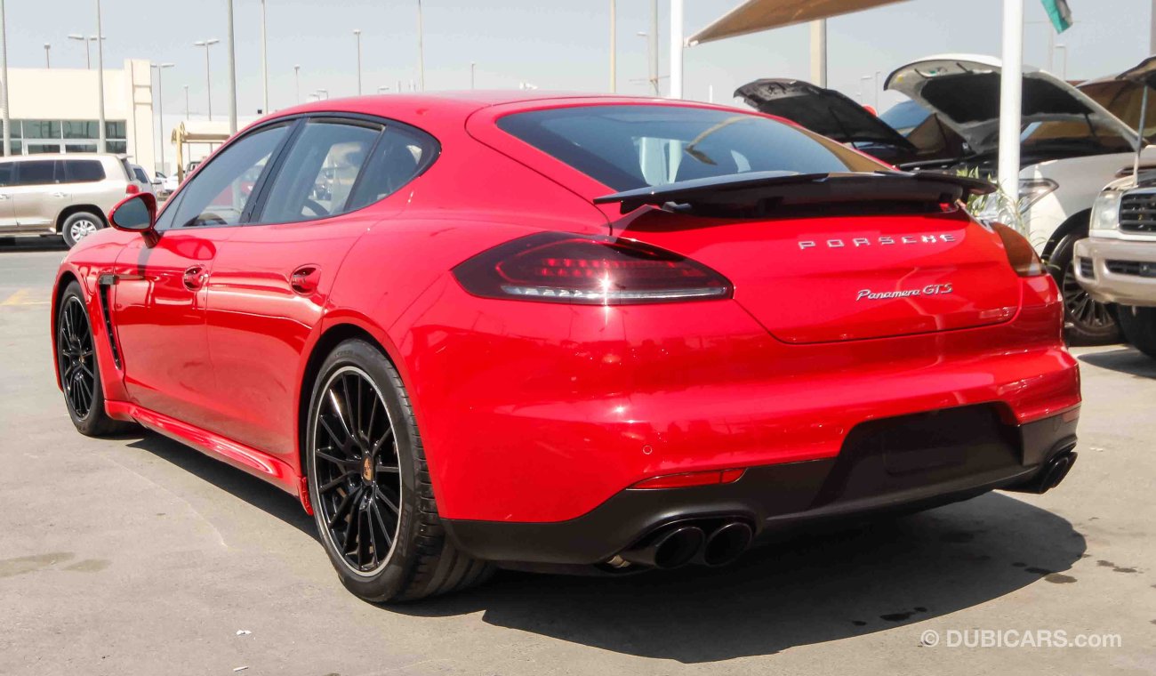 Porsche Panamera GTS