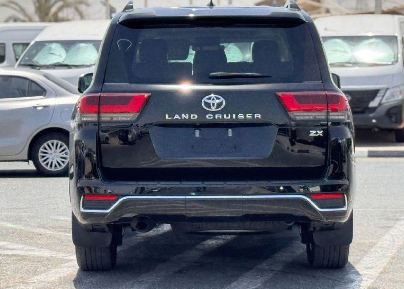 تويوتا لاند كروزر 2023 LC300 ZX Diesel Engine RHD 3.3L Twin Turbo Full Option