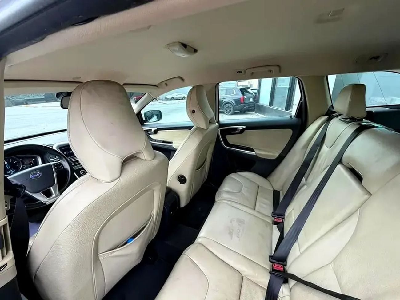 Volvo XC60 GCC Specs - Reliable Luxury SUV in Excellent Condition