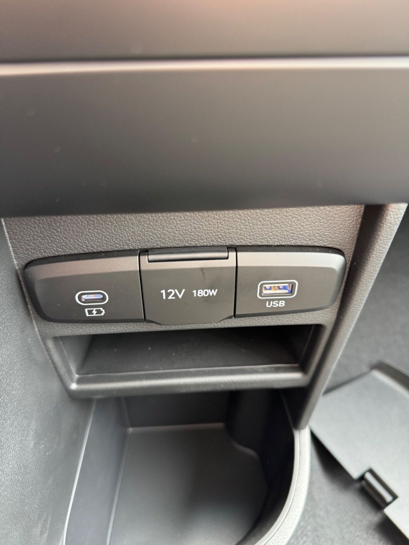 هيونداي ستاريا 2026 Patrol Automatic 3.5 , 11 seater