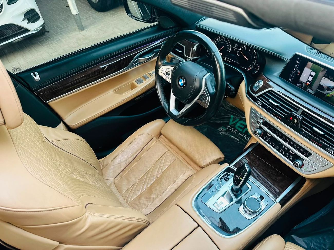 بي أم دبليو 740Li PURE EXCELLENCE